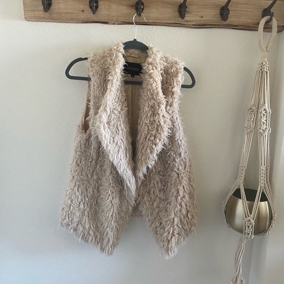 Faux Sherpa Vest - Picture 1 of 5